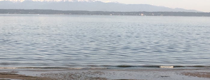 US Coast Guard Sector Puget Sound is one of Cheryl'in Kaydettiği Mekanlar.