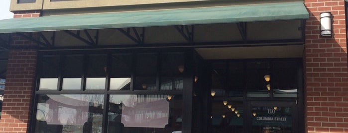 Starbucks is one of สถานที่ที่ Moe ถูกใจ.