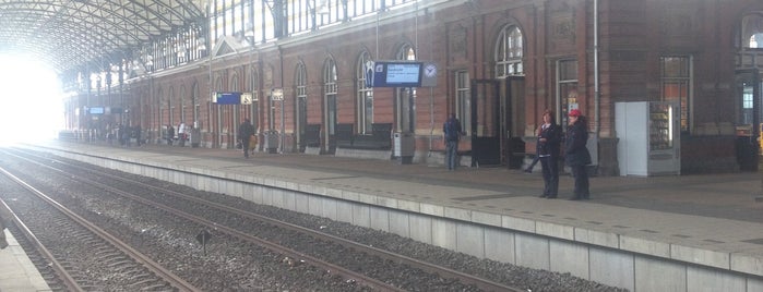 Station Den Haag HS is one of Railway stations.