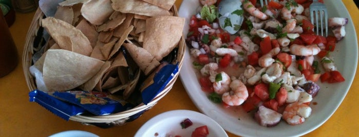 El Bucanero Mariscos is one of Lieux qui ont plu à Edgar.