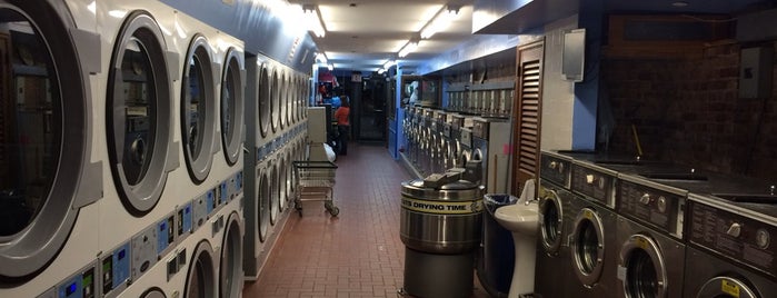 102 Laundromat is one of Lieux qui ont plu à Pete.