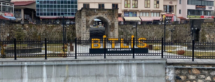 Bitlis Çarşı is one of Locais curtidos por K G.