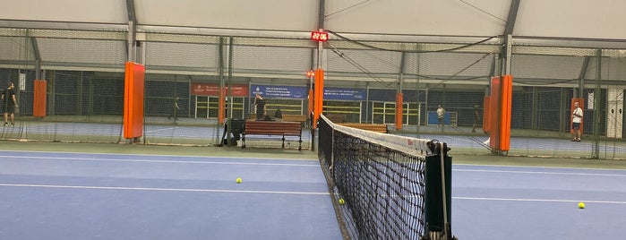 Florya Tenis Kortları is one of สถานที่ที่ Serkan ถูกใจ.