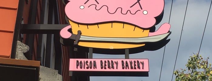 Poison Berry Bakery is one of Lugares favoritos de John.