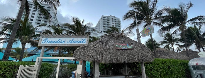 Margaritaville Hollywood Beach Resort is one of Orte, die Latanya gefallen.