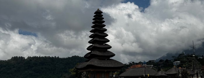 Pura Ulun Danu Beratan is one of What's up Bali?.