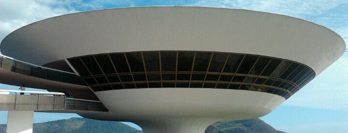 Museu de Arte Contemporânea de Niterói (MAC) is one of Oscar Niemeyer.