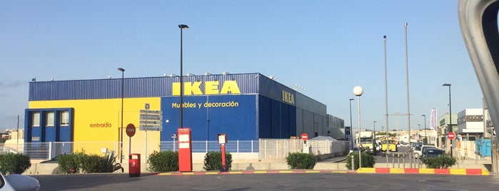 IKEA is one of De tiendas.