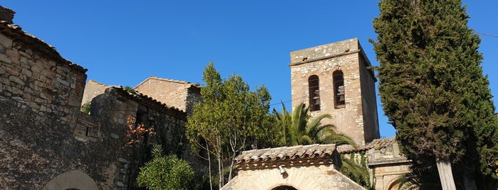 Santa Creu d'Olorda is one of Restos.