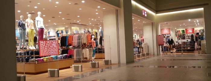 Uniqlo ユニクロ is one of Lieux qui ont plu à Lester.
