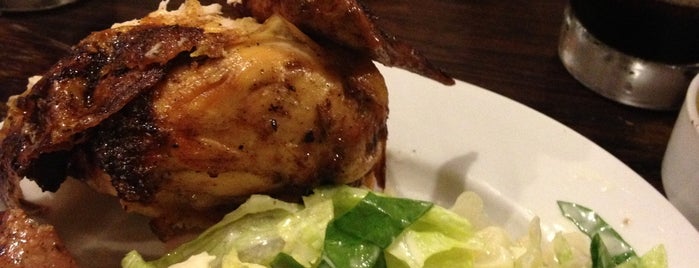 Villa Chicken & Grill is one of Luciaさんのお気に入りスポット.