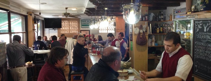 Mesón El Perol is one of Tapeo en Sevilla.