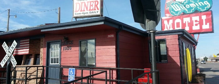 Luxury Diner is one of Cheyenne Good Places to Go.