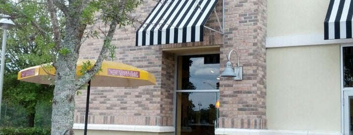 Moe's Southwest Grill is one of สถานที่ที่ LaTresa ถูกใจ.