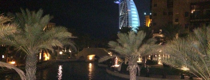 Souq Madinat Jumeirah is one of สถานที่ที่ Kaniye ถูกใจ.