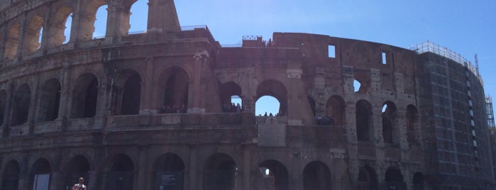 Coliseu is one of Locais curtidos por Kaniye.