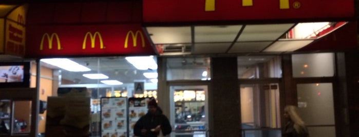 McDonald's is one of Orte, die Alston gefallen.