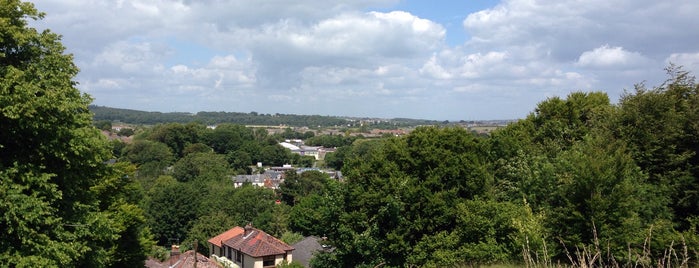 Carisbrooke Castle is one of Isle Of Wight.