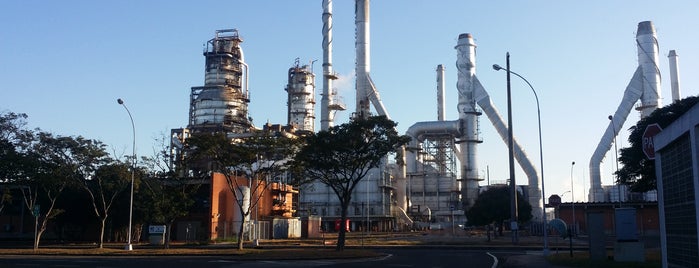 Refinaria de Paulínia (REPLAN) is one of Trabalho.