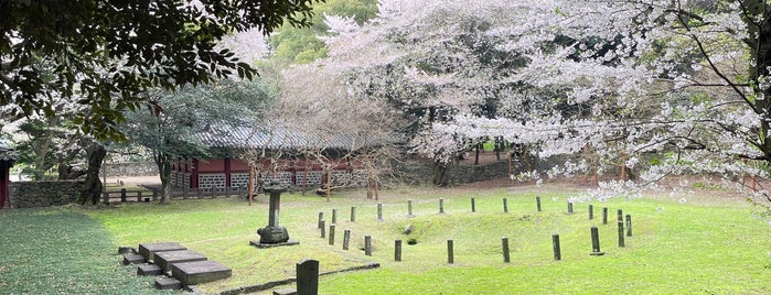 삼성혈 is one of 제주 ♪.