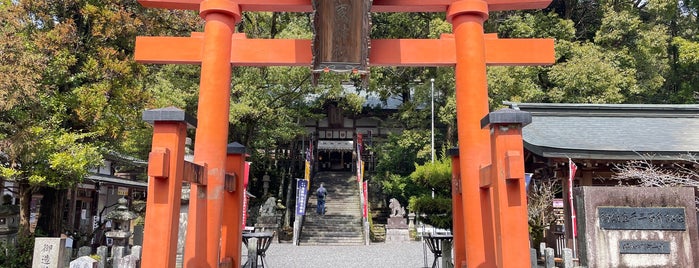 敢國神社 is one of 諸国一宮.