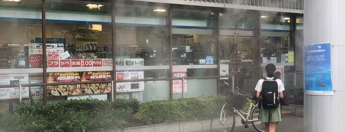 ファミリーマート 田町駅北店 is one of Tamachi・Hamamatsucho・Shibakoen.