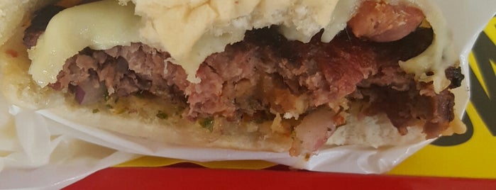 Burger Town is one of Bogotá.