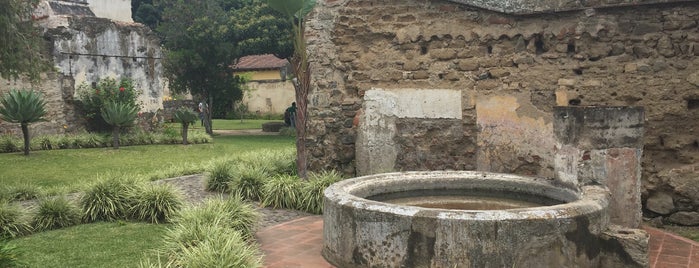 Convento Santa Clara is one of Tempat yang Disukai Daniel.
