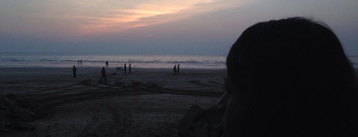 Shrivardhan Beach is one of Beach locations in India.