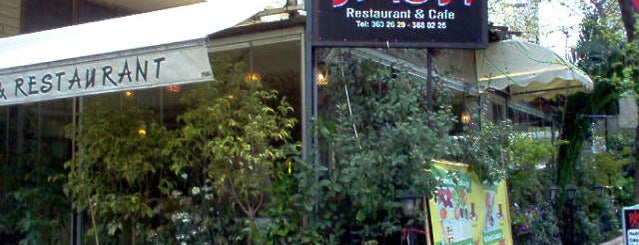 Behzad Magic Cafe is one of Tempat yang Disukai Nagehan.