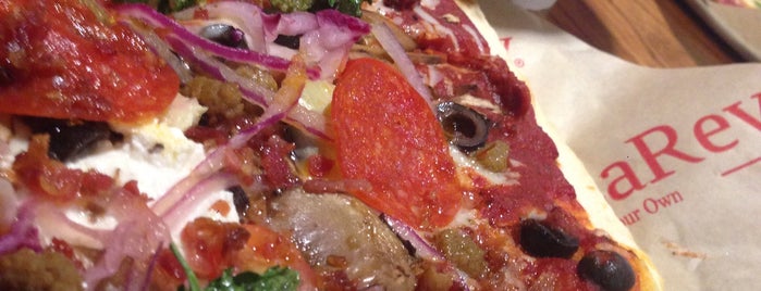 PizzaRev is one of Laloさんのお気に入りスポット.