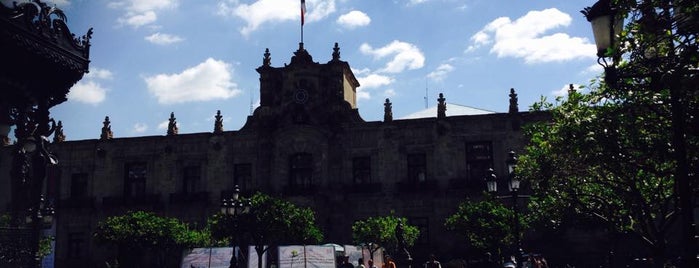 Palacio de Gobierno is one of Lieux qui ont plu à Poncho.