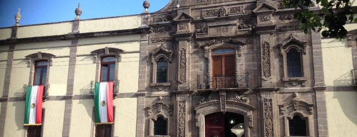 Palacio De Justicia is one of Locais curtidos por Poncho.
