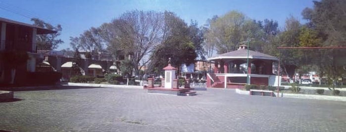 Villa De Las Flores is one of Tempat yang Disukai Alejandro.