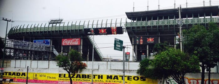 Autódromo Hermanos Rodríguez is one of สถานที่ที่ Poncho ถูกใจ.