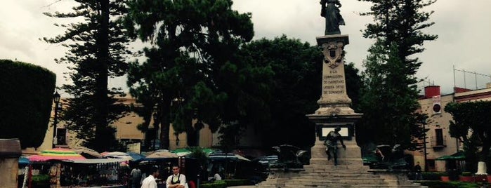 Plaza de la Corregidora is one of Poncho'nun Beğendiği Mekanlar.