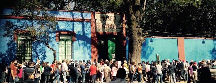 Museo Frida Kahlo is one of Orte, die Poncho gefallen.