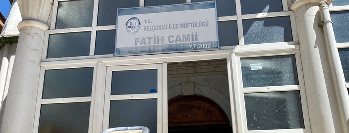 Fatih Camii is one of สถานที่ที่ Aylin ถูกใจ.