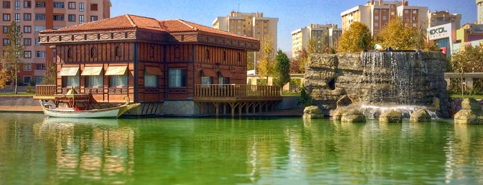 Osmanlı Kahvehanesi is one of Orte, die Haluk gefallen.