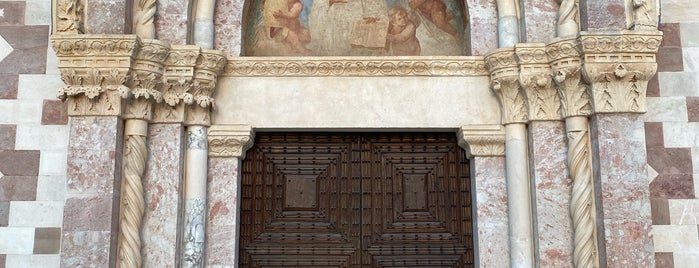 Basilica di Santa Maria di Collemaggio is one of L'Aquila.