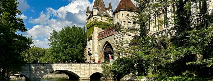 Vajdahunyad Castle is one of Budapest.