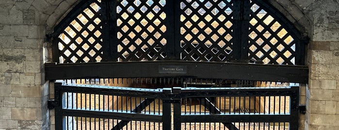 Traitors' Gate is one of London(Landmarks).