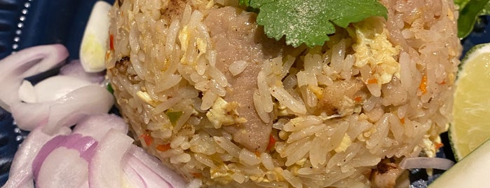 Kra Pow Thai Street Food is one of Sing resto.