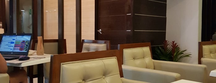 The Wings Transit Lounge is one of Tempat yang Disukai Kunal.