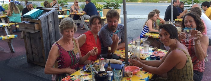 El Rayo Taqueria is one of Happy hour(s).