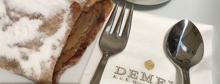 Demel – K.u.K. Hofzuckerbäcker is one of สถานที่ที่ Pervin ถูกใจ.