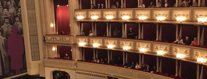 Венская государственная опера is one of Pervin : понравившиеся места.