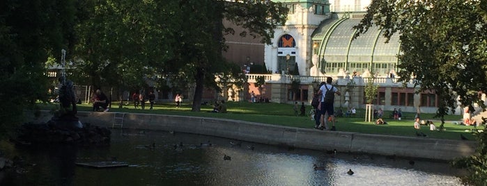 Burggarten is one of Pervin'in Beğendiği Mekanlar.