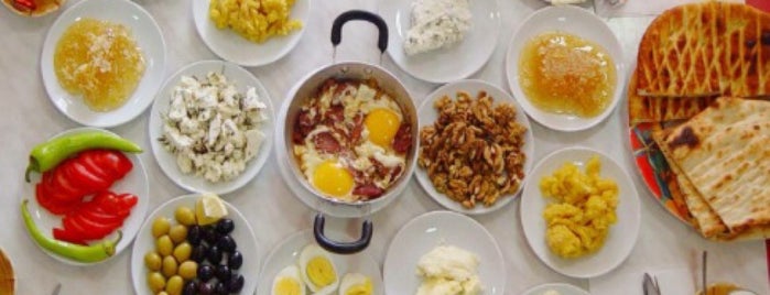 Чай Breakfast House is one of Posti che sono piaciuti a Samet.