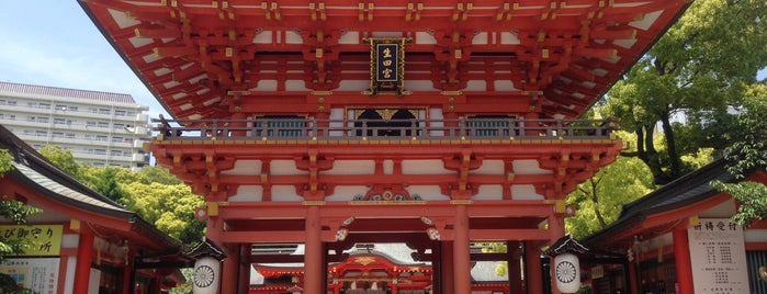 Ikuta-jinja Shrine is one of Orte, die Hitoshi gefallen.